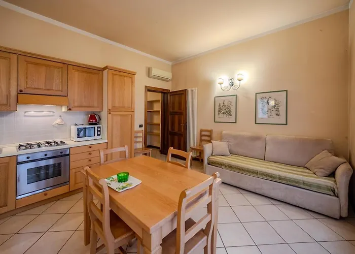 Mainard, Otello In Historic Apartament Werona